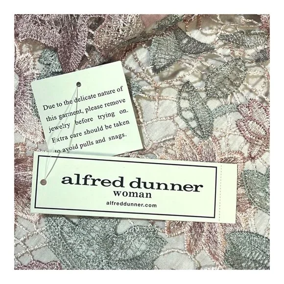 Alfred Dunner Woman Primrose Garden Floral Lace Top 2X Pink NEW Short Sleeve - Picture 3 of 7